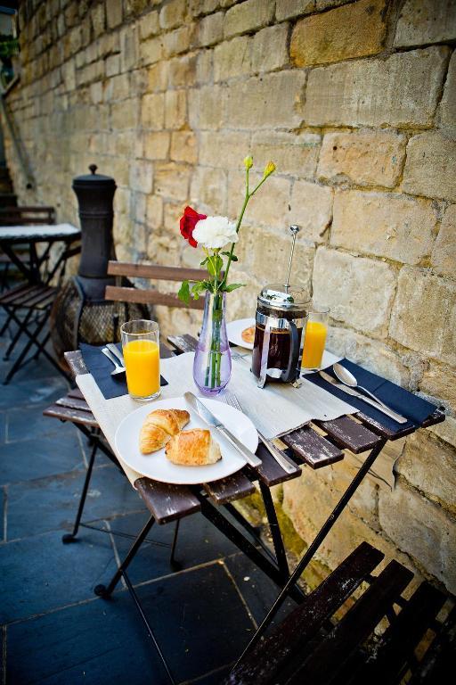 ホテル The Cedars Bathford エクステリア 写真